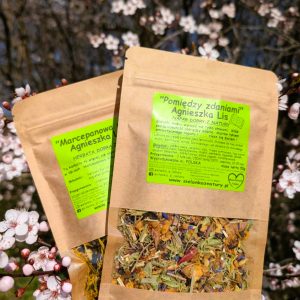 Herbata -zestaw 2 szt "Pomiędzy zdaniami ". Autorka Książek Agnieszka Lis i jej rozkoszny zestaw